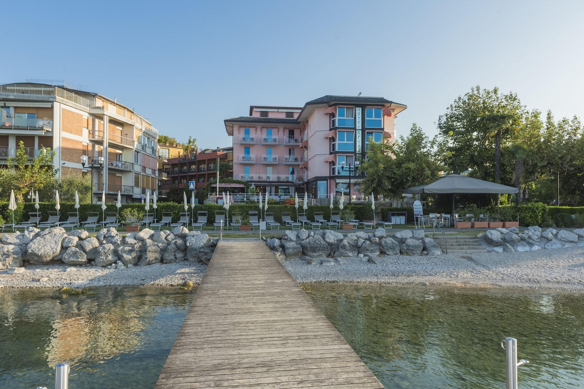 Kriss Internazionale Hotel Бардоліно Екстер'єр фото