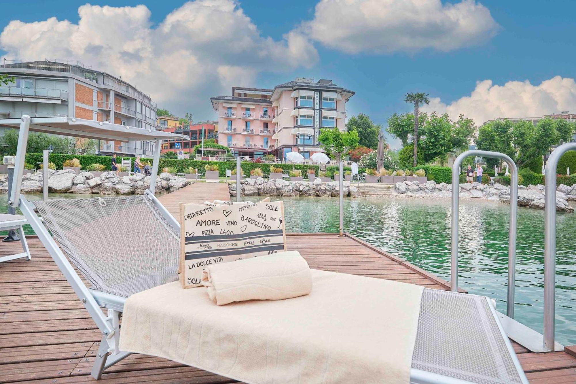 Kriss Internazionale Hotel Бардоліно Екстер'єр фото